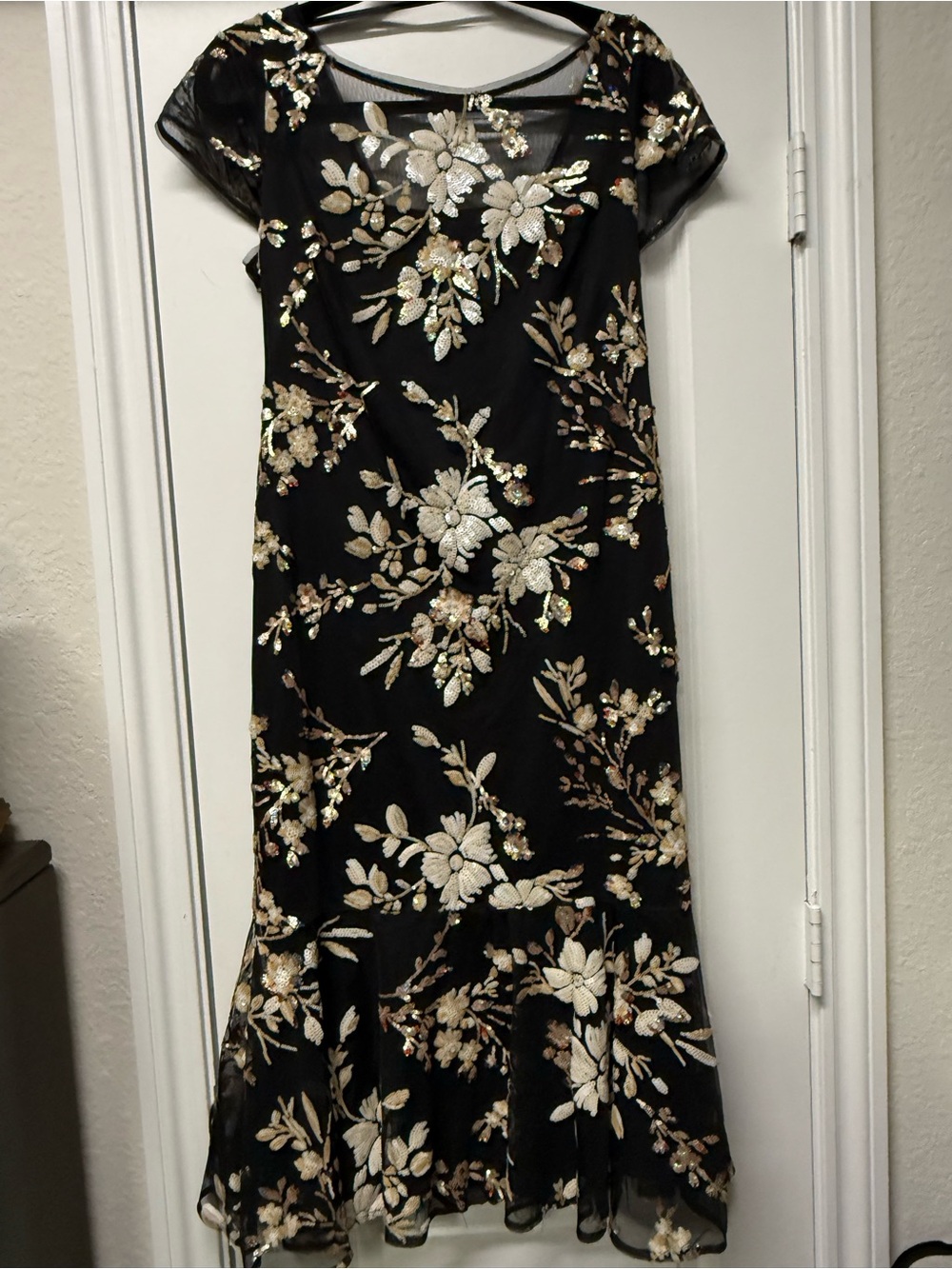 Calvin Klein Black Sequin Floral Mesh Dress Size 10 Elegant Cocktail Party Dress